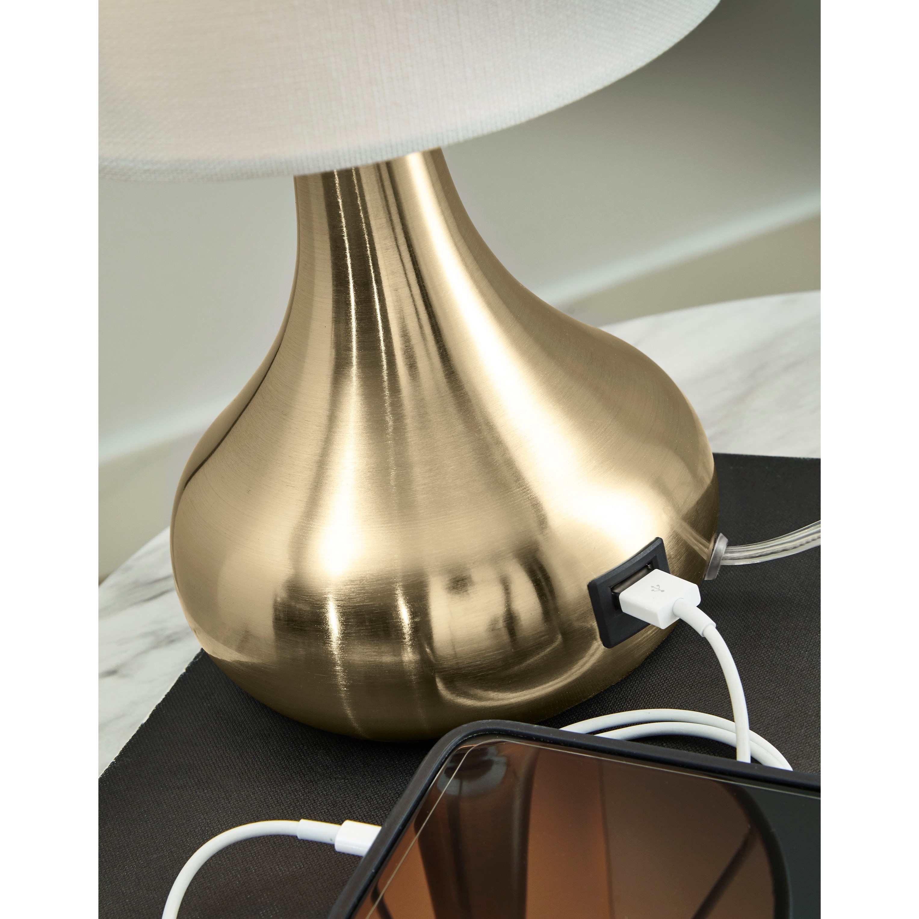 Leolyn table lamp 2025